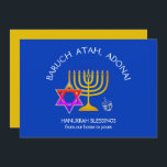 BARUCH ATAH ADONAI | Hanukkah Blessings Feiertagskarte<br><div class="desc">Stilvolles, elegantes Dekor für Ihre HANUKKAH Dekoration. Design zeigt ein goldfarbenes MENORAH mit bunten DAVID STAR und silbergrauer DREIDEL. Oben steht ein kurviger Text, in dem es heißt: BARUCH ATAH, ADONAI (Gesegnet bist du, o Gott) und unter dem Text liest HANUKKAH BLESSINGS VON UNSERER ZUHAUSE ZU IHNEN. Auf der anderen...</div>