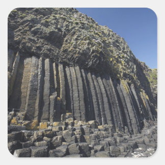 Basalt Columns by Fingal's Höhle, Staffa, off Quadratischer Aufkleber