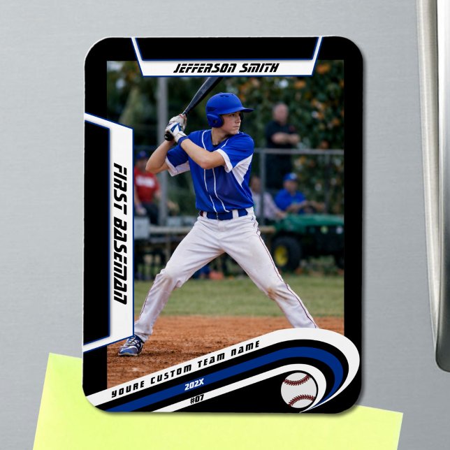 Baseball-Andenken Lebendiges Blau Schwarzes Benutz Magnet (Baseball Player Magnet in Black with Custom Team Name and White Blue Elements)