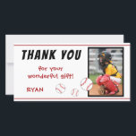 Baseball Birthday Foto Kids Dankeskarte<br><div class="desc">Baseball Geburtstag danke Ihnen Karte mit Foto. Vielen Dank für Ihre Nachricht, Name und Baseball-Bälle. Die Karte ist in weiß, rot und schwarz. Auf der Rückseite der Karte befindet sich ein Baseballmuster. Foto Dankeschön Karte - Fügen Sie Ihre Kinder Foto in die Vorlage. Personalisieren Sie die Karte mit dem Namen...</div>