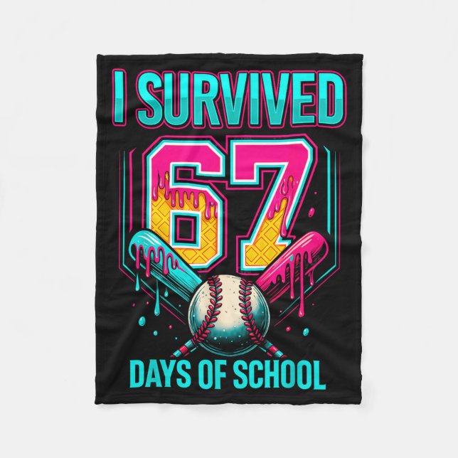 Baseball Drip Number 67 I Survived 67 Days Of Scho Fleecedecke (Vorderseite)