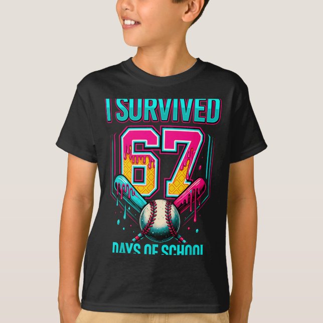 Baseball Drip Number 67 I Survived 67 Days Of Scho T-Shirt (Vorderseite)