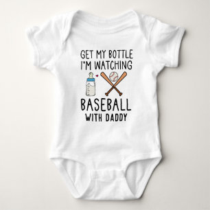 Baseball mit Daddy beobachten   Funny Baseball Baby Strampler