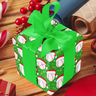 Baseball mit Santas Hut und Schneeflocken in Grün Geschenkpapier