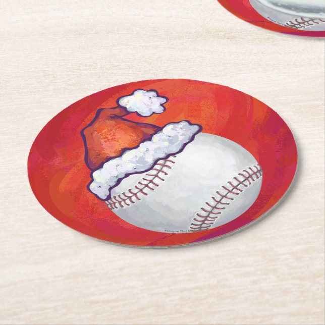 Baseball mit Weihnachtsmannmütze auf Rot Runder Pappuntersetzer (Angewinkelt)
