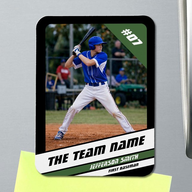 Baseball-Player individuell einstellbar Schwarz Gr Magnet (Baseball Player Magnet in Black with Custom Team Name and White Green Stripes)