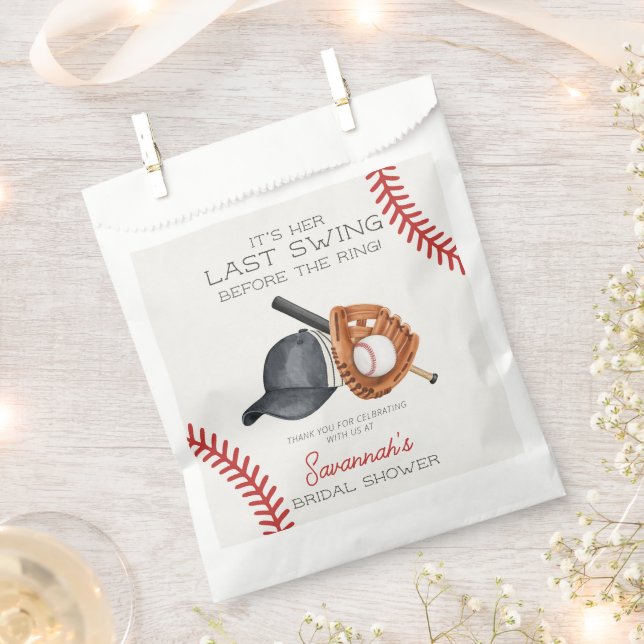 Baseballschwung vor dem Ring-Brautparty Geschenktütchen (Ausgeschnitten)