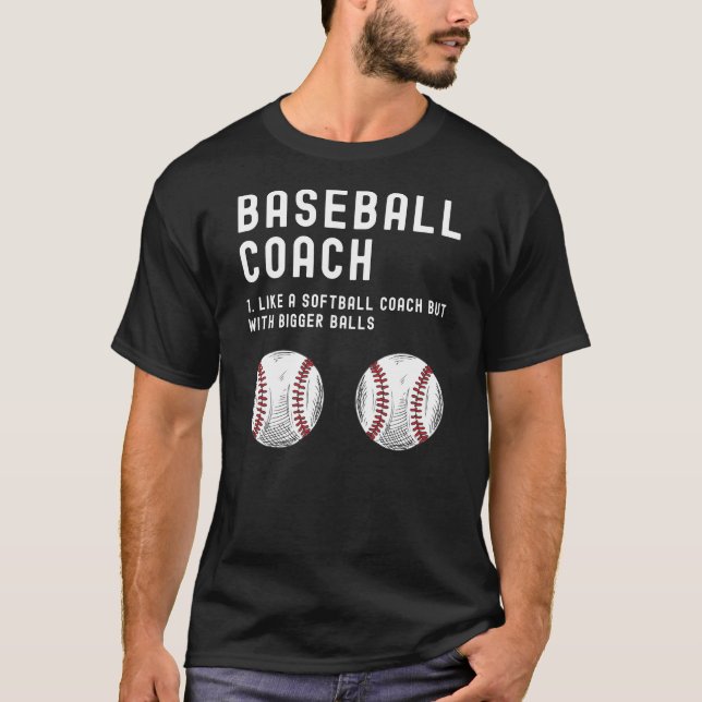 Baseballtrainer wie ein Softball mit größeren Ball T-Shirt (Vorderseite)