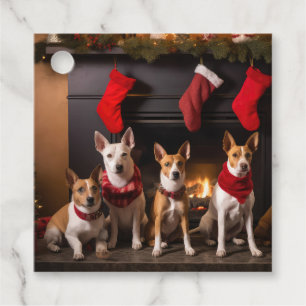 Basenji an der Weihnachtsfeier am Feuerplatz Geschenkanhänger