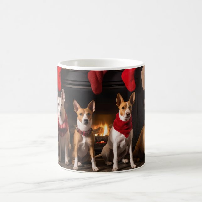 Basenji an der Weihnachtsfeier am Feuerplatz Kaffeetasse (Mittel)