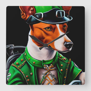 Basenji Dog Fahrrad St. Patrick's Day Quadratische Wanduhr