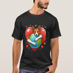 Basenji Hund Erdtag Umarmung Liebe Besitzer umarmt T-Shirt