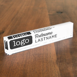 Basic Business Design mit Logo und Mitarbeiter Namensplakette