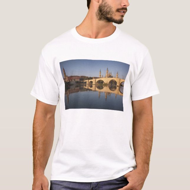 Basilica de Nuestra Senora de Pilar T-Shirt (Vorderseite)