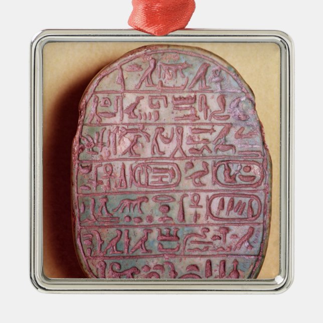 Basis eines Heiratscarabäus von Amenhotep III Silbernes Ornament (Vorne)