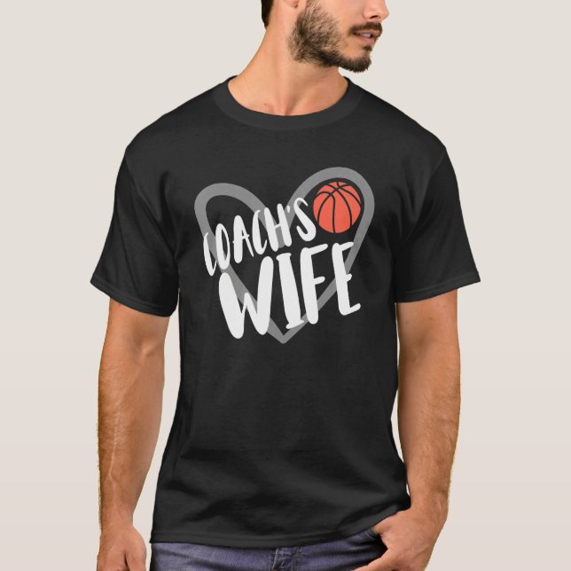 Basketball Coach's Wife Heart T-Shirt (Vorderseite)
