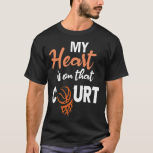 Basketball, das Herz ist auf diesem Gericht T-Shirt