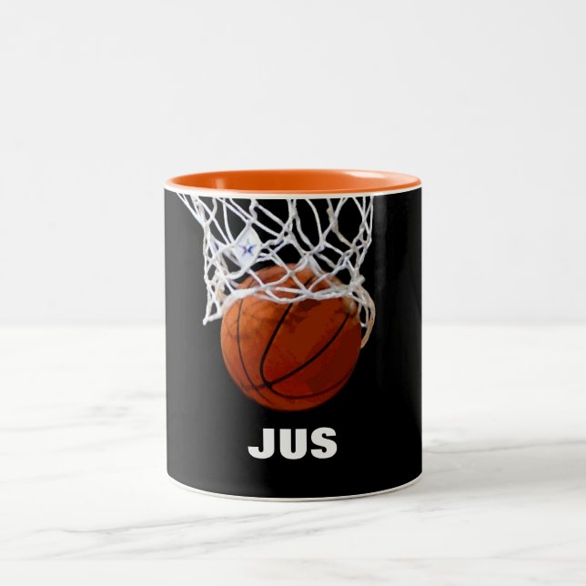 Basketball - Ihr Name ist individuell Zweifarbige Tasse (Mittel)