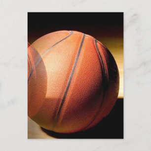 Basketball im Schatten Verschließen vertikaler Pos Postkarte