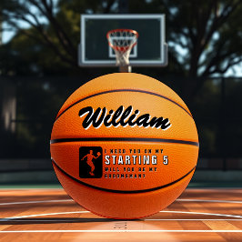 Basketball mit dem Vorschlag für fünf Trauzeuge