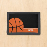 Basketball Personalisiert Kids Name Tri-fold Geldbeutel<br><div class="desc">Dieses niedliche Basketballwallet ist ein tolles Geschenk für einen kleinen Jungen. Personalisieren Sie diesen individuelle Name einfach!</div>