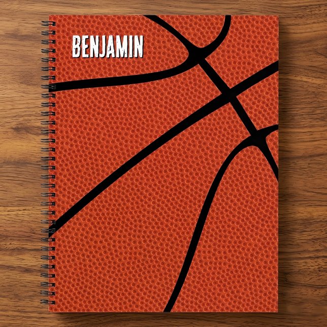Basketball-Player Name Text Custom Sports Playbook Notizbuch (Custom text basketball notebook on wooden desk.)