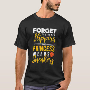 Basketball Princess trägt Sneakers T-Shirt
