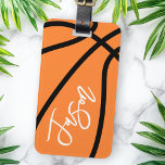 Basketball, schwarz-orange individuelle Name Gepäckanhänger<br><div class="desc">Gepäckmarke mit einem Basketballmuster und Ihrem Namen in Weiß. Alle Farben sind im Designwerkzeug anpassbar.</div>