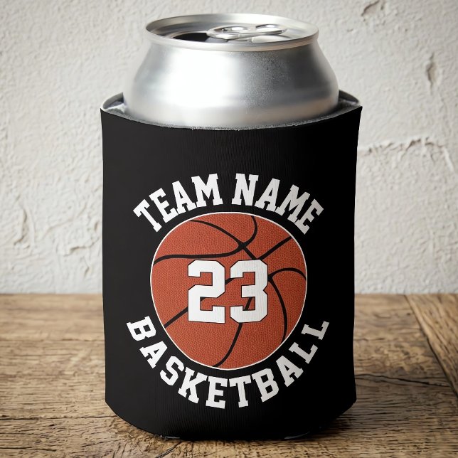 Basketball - Teamname und Spielernummer - Sport Dosenkühler (Custom basketball can cooler with personalized team name and player number, on table.)