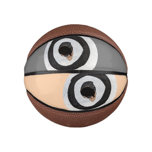 Basketball wird von Ziel gesprengt (Vorderseite)