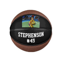 Basketballball-Ball mit dem Namen des benutzerdefi