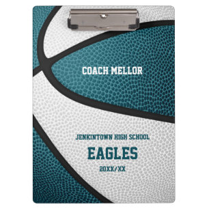 Basketballtrainer in aquamarinen, weißen Mannschaf Klemmbrett