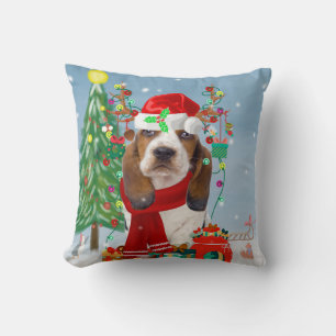 Basset Hound Hund im Schnee mit Weihnachtsgeschenk Kissen