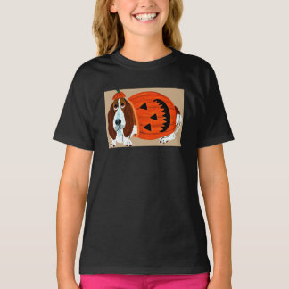 Basset Hound im Halloween-Kürbiskostüm T-Shirt