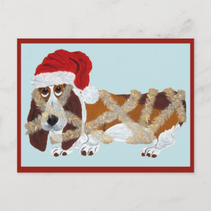 Basset Hound in Christbaumschmuck verheddert Postkarte