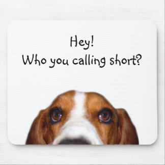 Basset Hound in Ihrem Gesicht Mousepad