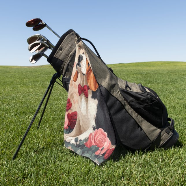 Basset Hound mit Rose - Valentinstag Golfhandtuch (Gras)