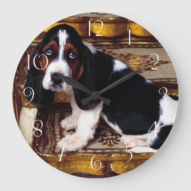 Basset Hound Puppy Große Wanduhr (Vorderseite)
