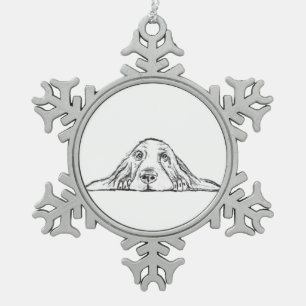Basset Hound schwarz weiß einfaches Hundebaby mit Schneeflocken Zinn-Ornament