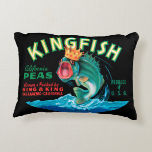 Bassfische mit Krone auf schwarzem Hintergrund Dekokissen