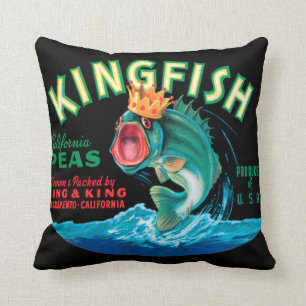 Bassfische mit Krone auf schwarzem Hintergrund Kissen