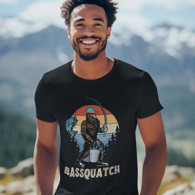  Bassquatch Fun for Bigfoot Lovers T-Shirt (Von Creator hochgeladen)