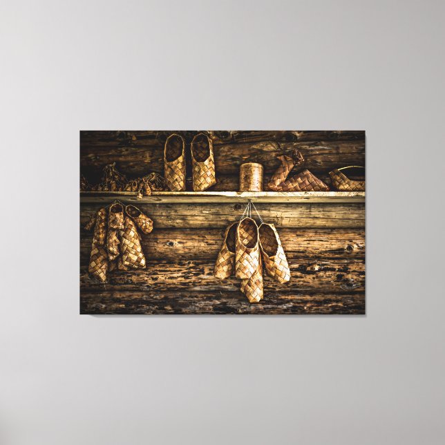 Bastschuhe zum Verkauf Leinwanddruck (Vorderseite)