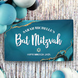 Bat Mitzvah Bold Agate Gold Türkise Ombre Skript Banner<br><div class="desc">Seien Sie stolz, freuen Sie sich und präsentieren Sie diesen Meilenstein Ihres Lieblings-Bat Mitzvah! Hänge diesen coolen, einzigartigen, modernen, personalisierten Banner auf, um ihren besonderen Tag zu ergänzen. Weiße Kalligraphie-Schrift, fett-weiße Sans-Serif-Typografie und ein Imitat goldener Star von David überlagern einen tieftürkisfarbenen, aquamarin-blauen Hintergrund mit türkisblauem Agar, der mit Imitaten goldenen...</div>