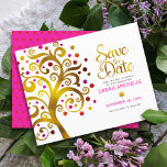 Bat Mitzvah Chic Gold Rosa & Roter Wald Baum des L Save The Date<br><div class="desc">Achten Sie darauf, dass alle Ihre Freunde und Verwandten den Meilenstein Ihrer Tochter Bat Mitzvah feiern können! Versenden Sie diese atemberaubende, grafische Imitat Goldfolienbaum mit funkelnd Rosa, Orange und Rot Star of David und Punkt "Blätter" auf einem weißen Hintergrund, personalisierte "Save the Date" Ankündigungskarte. Ein winziger, dunkelroter Star-of-David-Muster, der über...</div>