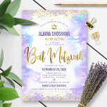 Bat Mitzvah lila Aquarellgoldfolienskript Einladung<br><div class="desc">Seien Sie stolz, freuen Sie sich und präsentieren Sie diesen Meilenstein Ihres Lieblings-Bat Mitzvah! Versenden Sie dieses atemberaubende, moderne, funkelnd Goldfolien- und Glitzer-Imitat-Drehbuch und das Typografie-Skript vor einem weichen lila Aquarellhintergrund, personalisierte Einladung für eine Veranstaltung zur Erinnerung. Personalisieren Sie den benutzerdefinierten Text mit dem Namen, dem hebräischen Namen, dem Datum...</div>