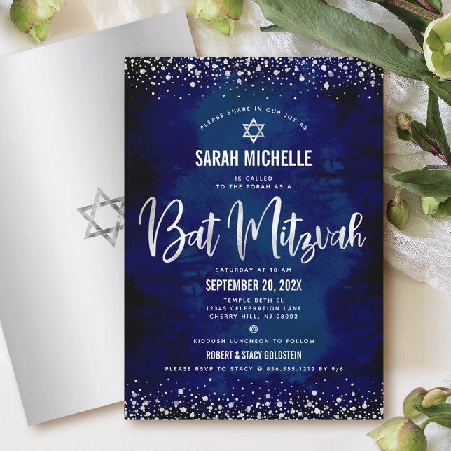 Bat Mitzvah Modern Navy Silver Glitzer Foil Skript Einladung (Von Creator hochgeladen)