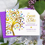 Bat Mitzvah Moderne, kühne, Lila Goldgräber des Le Save The Date<br><div class="desc">Achten Sie darauf, dass alle Ihre Freunde und Verwandten den Meilenstein Ihrer Tochter Bat Mitzvah feiern können! Versenden Sie diese atemberaubende, grafische Imitate Goldfolienbaum mit funkelnd türkisfarbenen, aquamarinen, lila und blauen Star of David und Punkt "Blätter" auf einem weißen Hintergrund, personalisierte "Save the Date" Ankündigungskarte. Ein winziger, lila Stern von...</div>