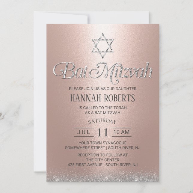 Bat Mitzvah Moderne Rose Gold Sparkling Typografie Einladung (Vorderseite)