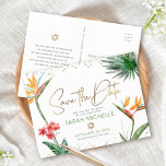 Bat Mitzvah Rett Date Tropical Floral Gold Script Einladungspostkarte<br><div class="desc">Achten Sie darauf, dass alle Ihre Freunde und Verwandten den Meilenstein Ihrer Tochter Bat Mitzvah feiern können! Schicken Sie diese schicke, personalisierte "Save the Date" Ankündigungskarte. Stilvolle, atemberaubende, farbenfrohe, tropische Wasserfarbenvögel paradiesischer Blume, Imitate goldgeschriebenes Drehbuch, Star of David und Glitzer Punkte, zusammen mit grün und grau modernen Sans Serif Typ,...</div>